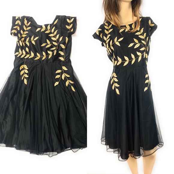 Black and Gold dress - Picture 2 of 7